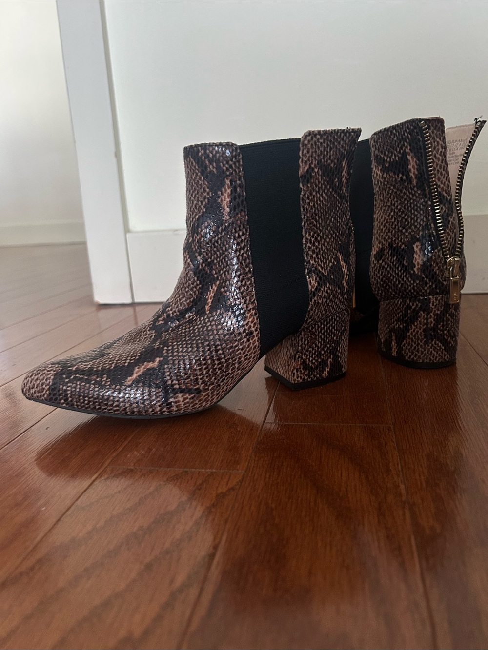 Kenneth Cole Reaction Brown Snake-Print Pointed Ankle Boots